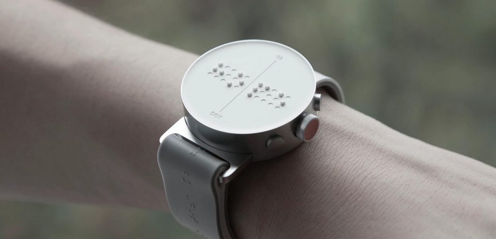 smartwatch in braille dot