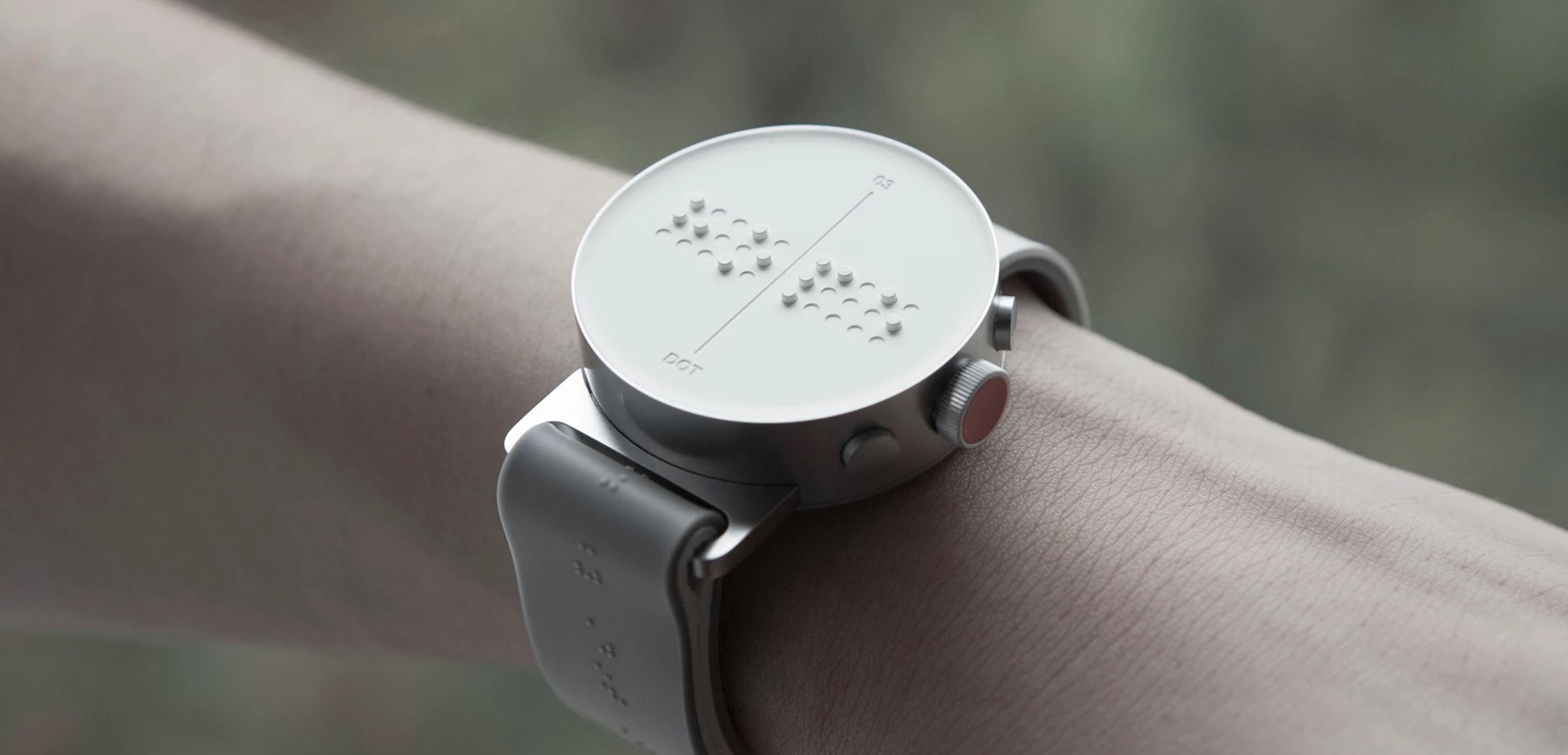 smartwatch in braille dot