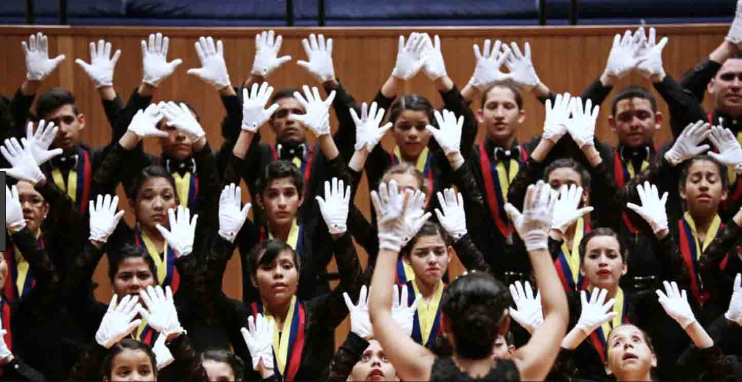 Il coro delle Manos Blancas - Orione - Fondazione Sinapsi