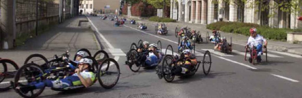 Diversi ragazzi di SBS mentre fanno sport
