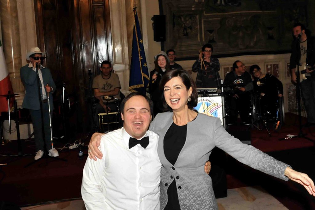 Gianluca di Ladri di carrozzelle con la presidente della camera dei deputati Boldrini