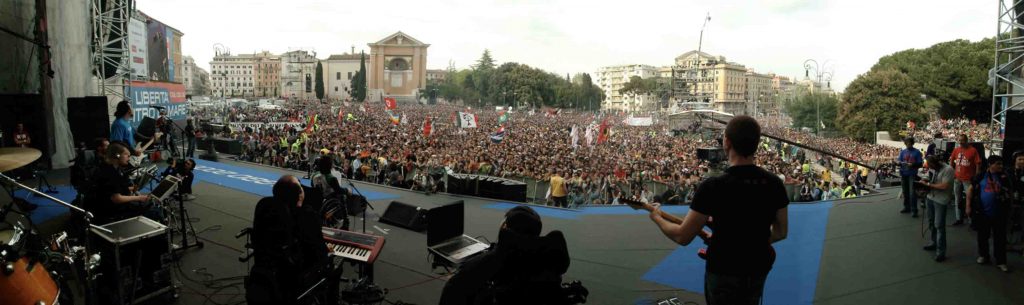 Pubblico al concerto dei Ladri di carrozzelle
