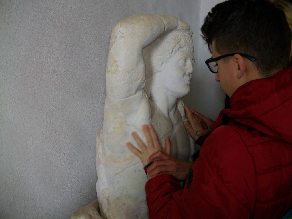 Statua di fontana, marmo bianco a piccoli cristalli, fine II - inizio III sec. d. C.